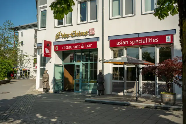 Außenansicht des Restaurants Yee Chino an der Helene-Weber-Allee